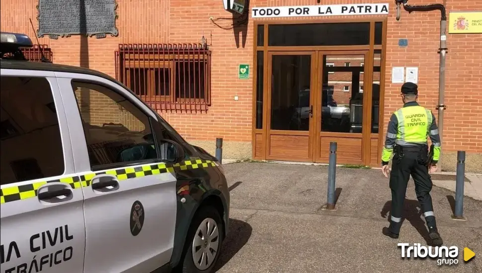 Una mujer da a luz en el vehículo en el que viajaba por la A-52 asistida por la Guardia Civil de Benavente