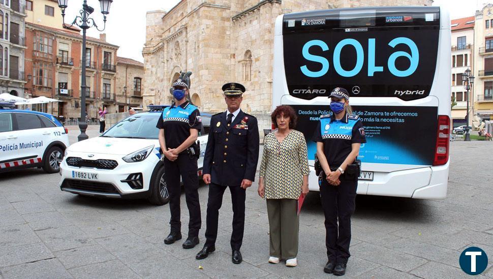 El Ayuntamiento de Zamora rotula trece vehículos para difundir la tercera campaña VioGén 'Sola'