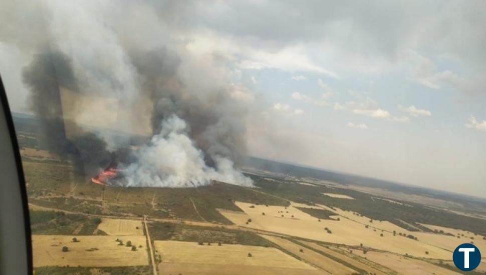 Se eleva a ocho los municipios evacuados por el fuego en Losacio 