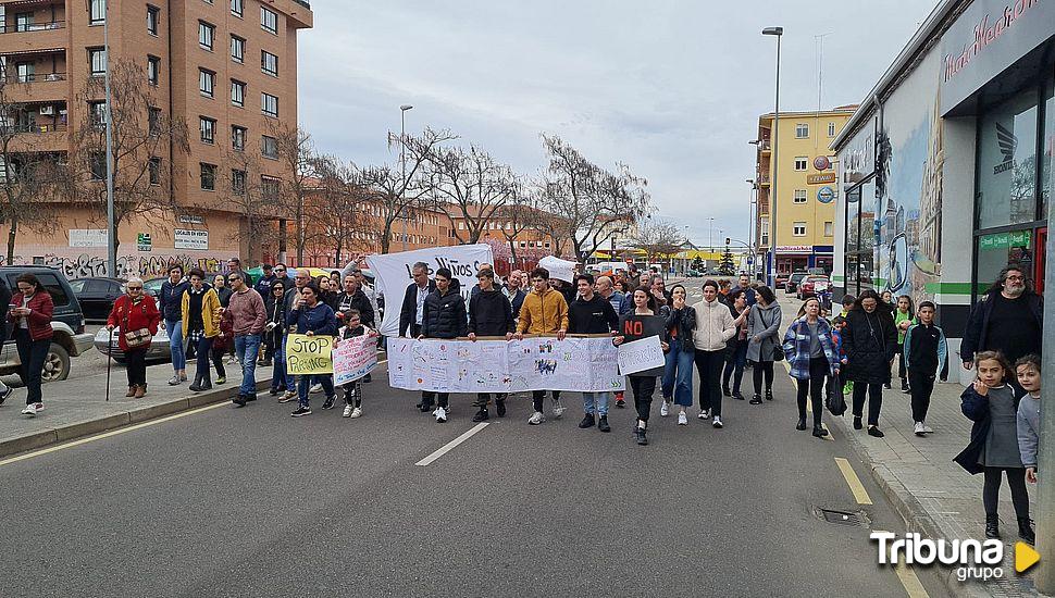 Los vecinos de La Vaguada trasladan al alcalde que siguen teniendo "una puerta abierta al diálogo"