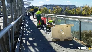 Arreglo de la pasarela peatonal en el Puente de Hierro de Zamora, paso previo a su rehabilitación integral 