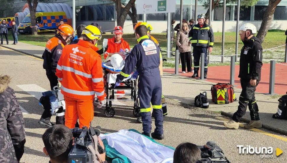 Simulacro para clausurar el curso sobre la seguridad e intervención en accidentes de tráfico