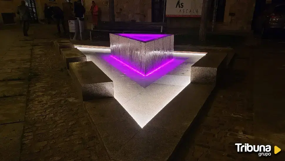 Así luce la fuente de San Ildefonso en Zamora tras su recuperación con un sistema innovador con luz LED