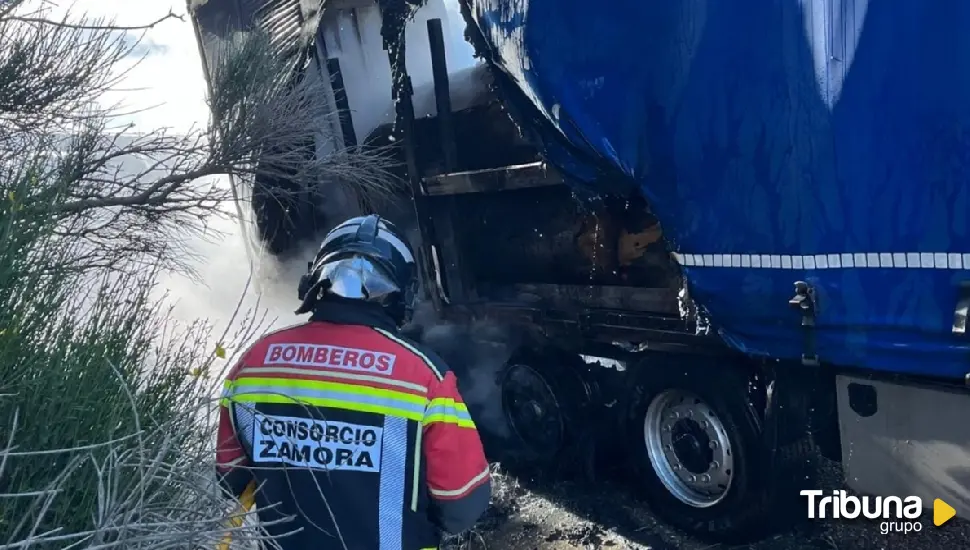 Segundo camión incendiado con 24 horas de diferencia en la autovía A-52 en Zamora