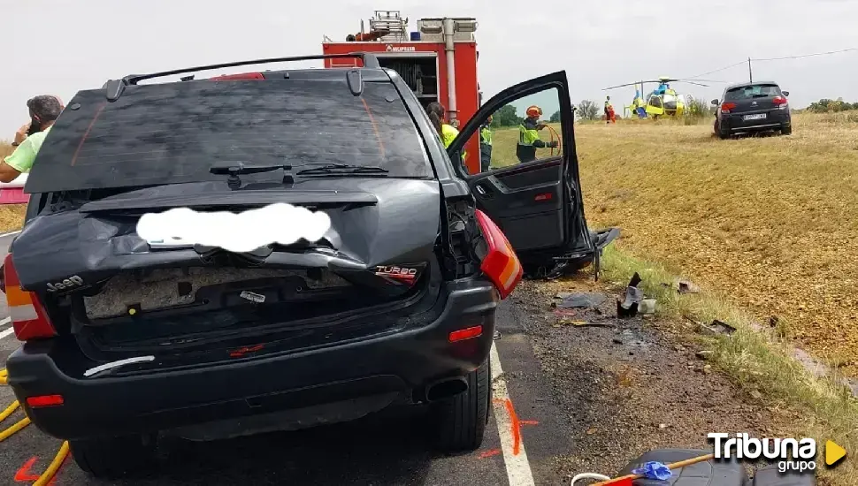 Dos muertos y tres heridos en una colisión entre tres vehículos en la N-631 en Perilla de Castro