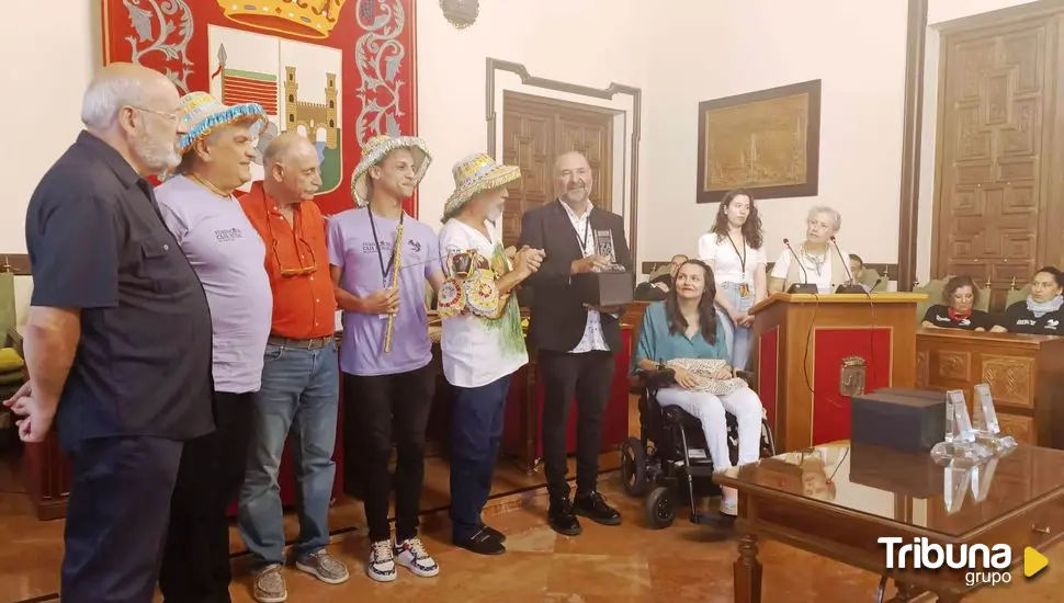 Grupos de seis países llenan de color y ritmo Zamora en el Festival de Folklore de Zamora