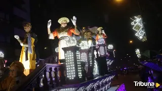 La lluvia obliga a suspender a mitad de recorrido la Cabalgata de los Reyes Magos en Zamora 