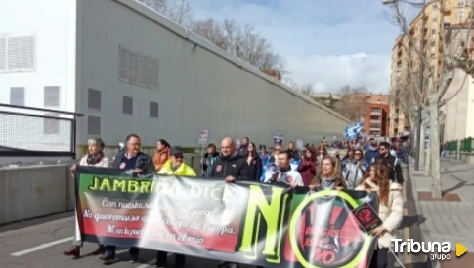 Movilizaciones contra plantas de biogás y de hidrógeno verde reúnen en Zamora a 150 personas en cada protesta